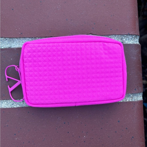 Valentino Vibrant Pink Quilted Pouch - Picture 1 of 4